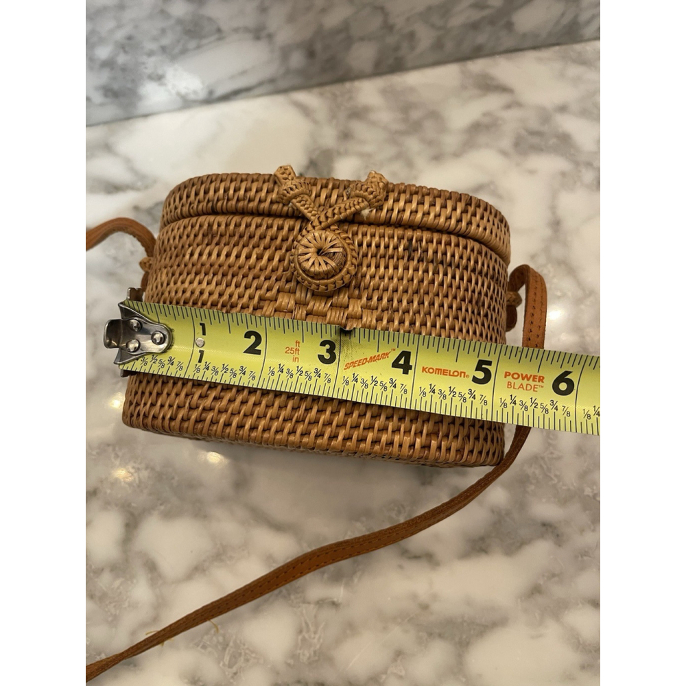 DEWI CROSSBODY RATTAN BASKET WEAVE AND WOOD PURSE - Picture 10 of 11